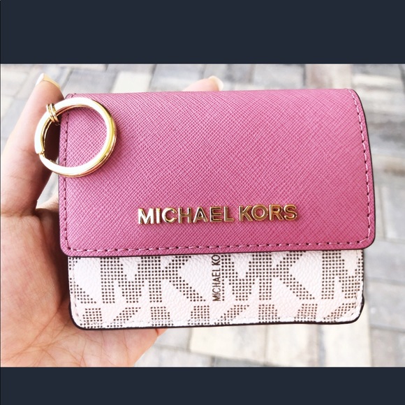 Michael Kors Handbags - Gaby’sBags👛💕Michael Kors Card Holder Key Ring